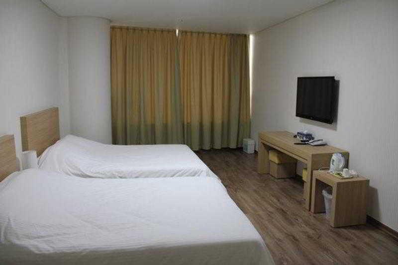 Elena Business Hotel Yeosu Εξωτερικό φωτογραφία