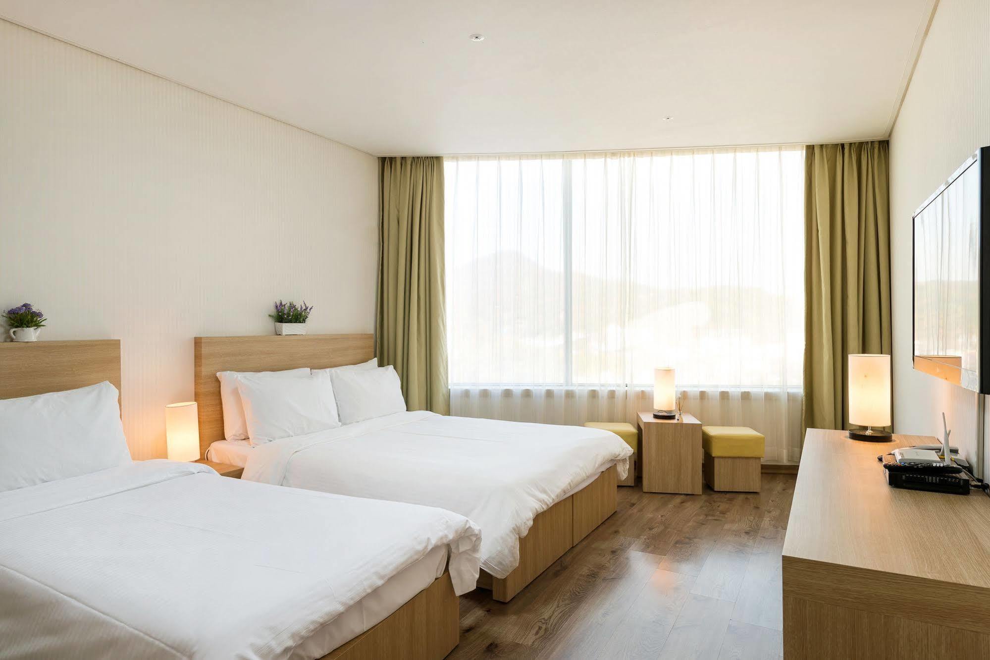 Elena Business Hotel Yeosu Εξωτερικό φωτογραφία